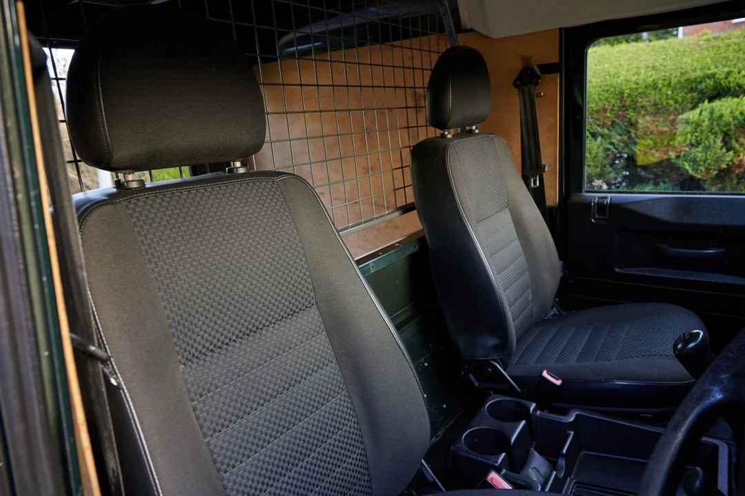 2011 Land Rover Defender 90 - Image 30 of 30
