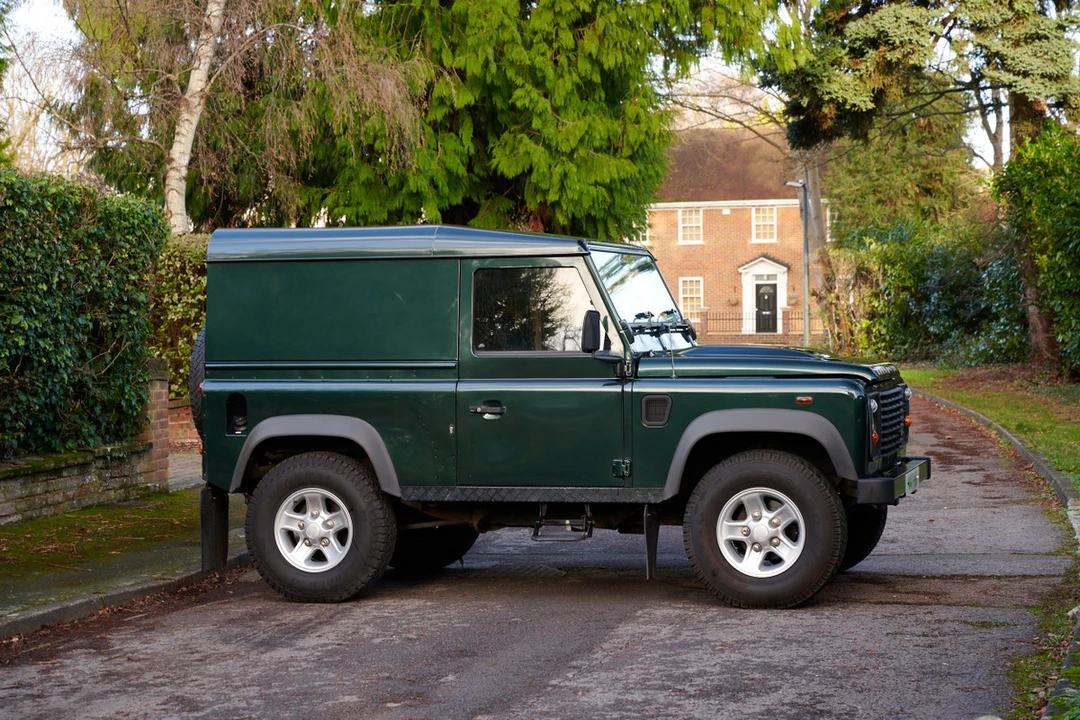 2011 Land Rover Defender 90 - Image 12 of 30