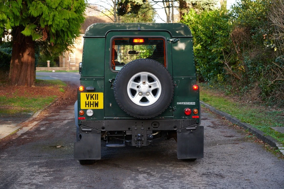 2011 Land Rover Defender 90 - Image 16 of 30