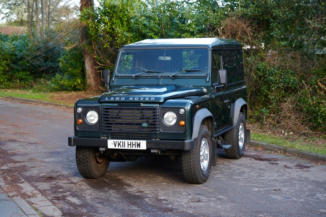 2011 Land Rover Defender 90 - Image 10 of 30