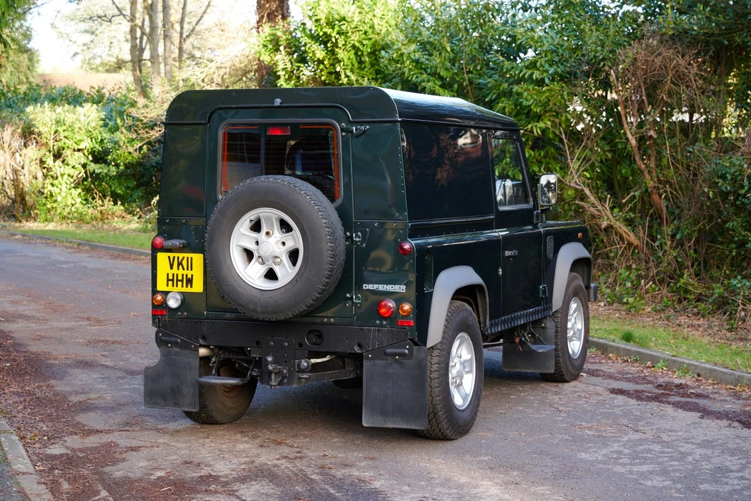 2011 Land Rover Defender 90 - Image 20 of 30