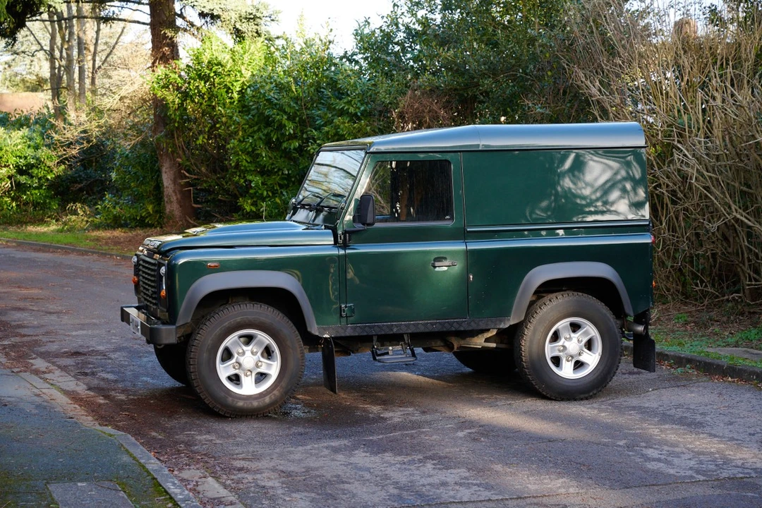 2011 Land Rover Defender 90 - Image 24 of 30