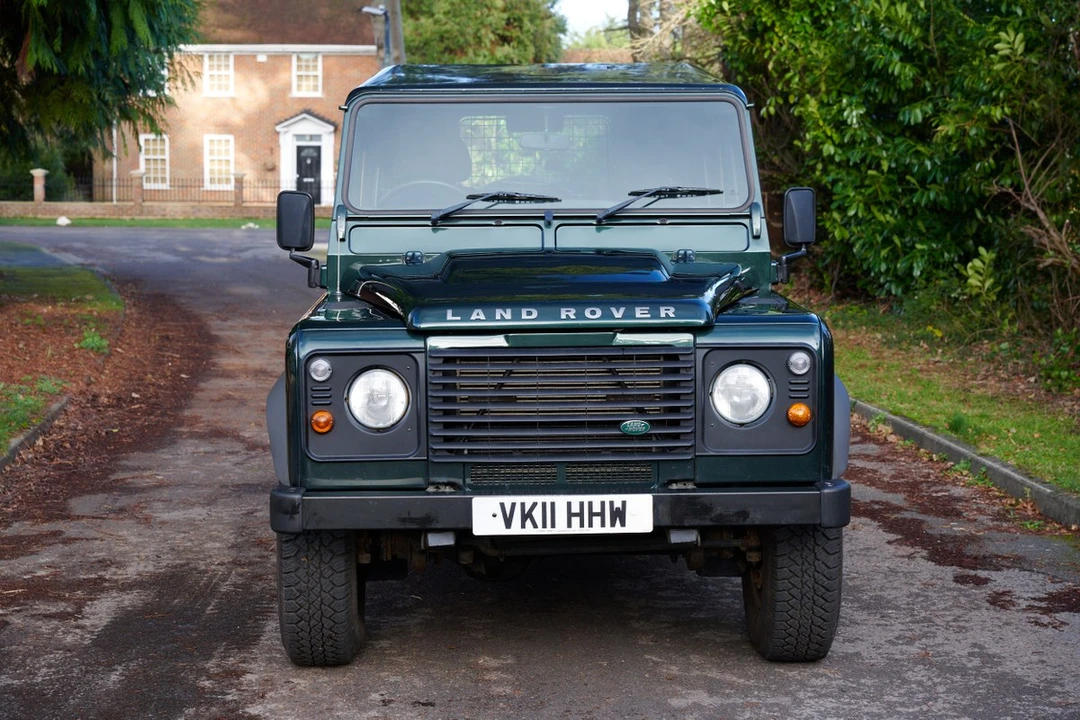 2011 Land Rover Defender 90 - Image 6 of 30