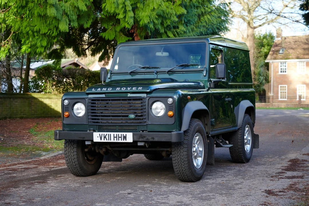 2011 Land Rover Defender 90 - Image 3 of 30