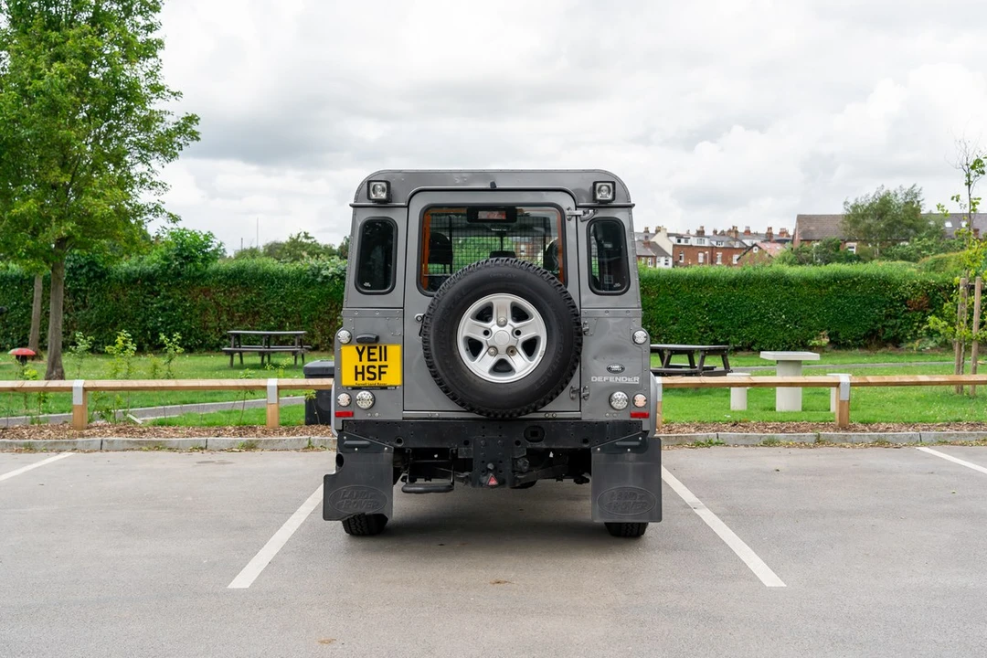 2011 Land Rover Defender 90 - Image 7 of 30