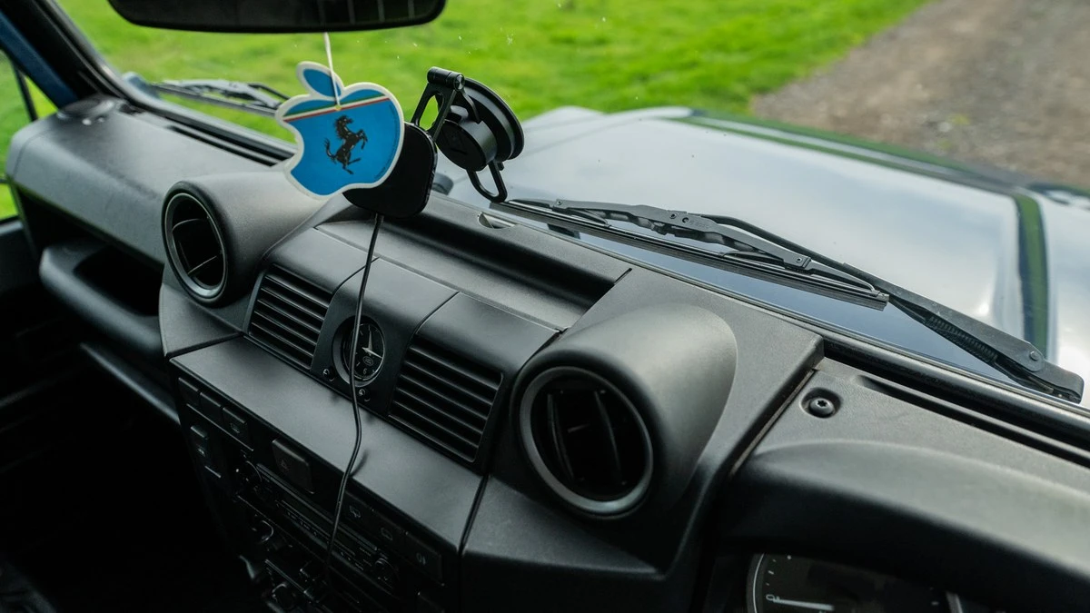 2011 Land Rover Defender 90 - Image 24 of 30