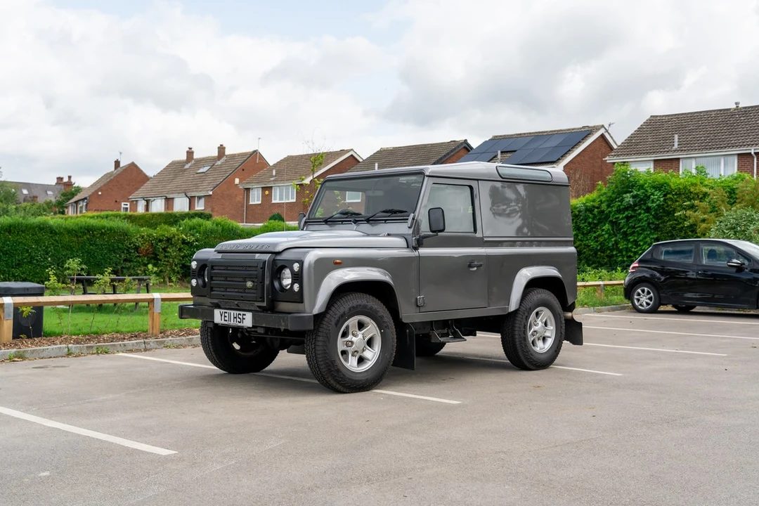 2011 Land Rover Defender 90 - Image 12 of 30