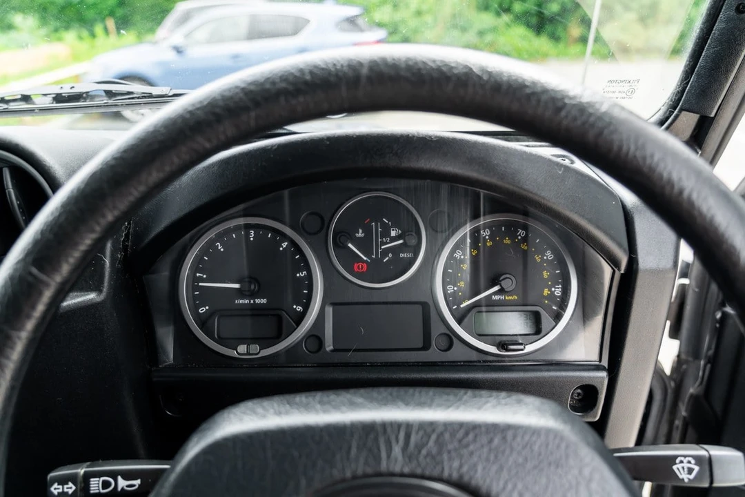 2011 Land Rover Defender 90 - Image 20 of 30