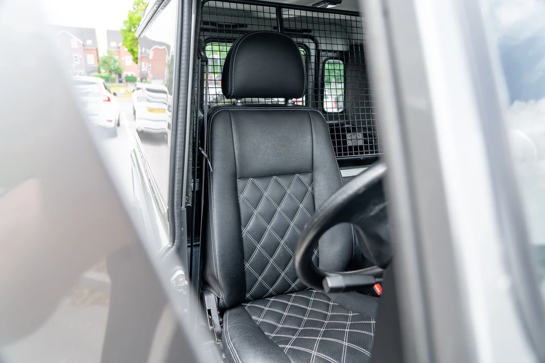 2011 Land Rover Defender 90 - Image 26 of 30