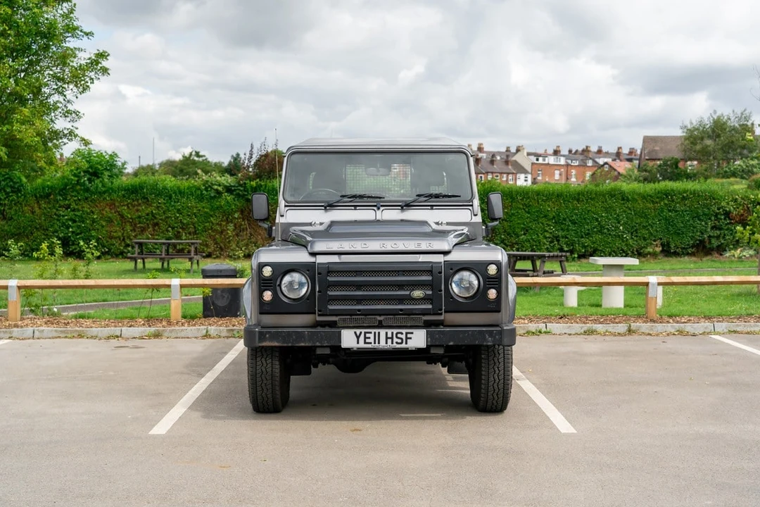 2011 Land Rover Defender 90 - Image 13 of 30