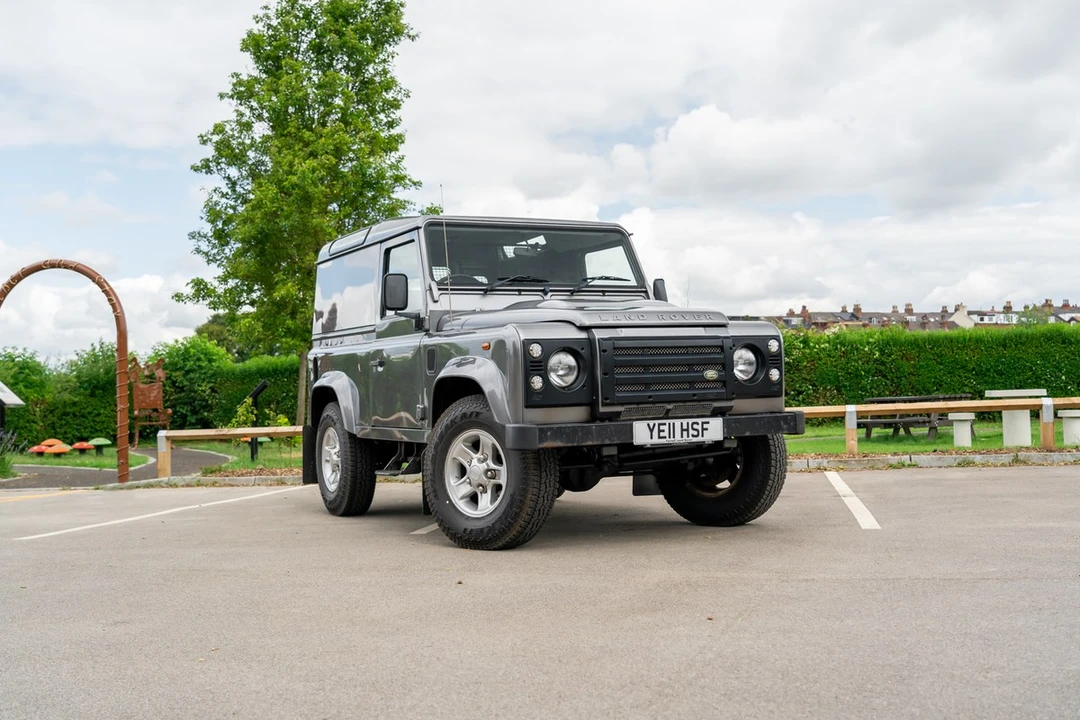2011 Land Rover Defender 90 - Image 4 of 30