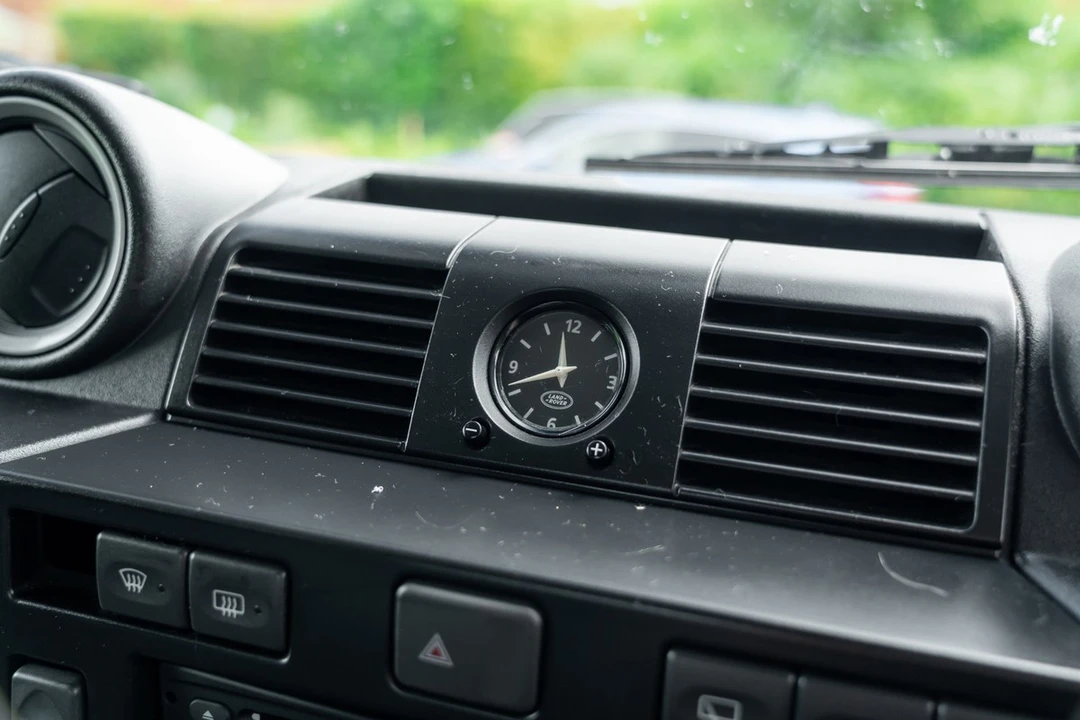 2011 Land Rover Defender 90 - Image 23 of 30