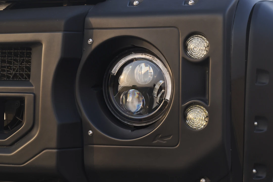 2011 Land Rover Defender 90 - Image 27 of 31