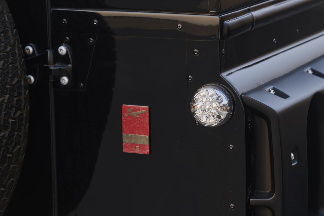 2011 Land Rover Defender 90 - Image 9 of 31