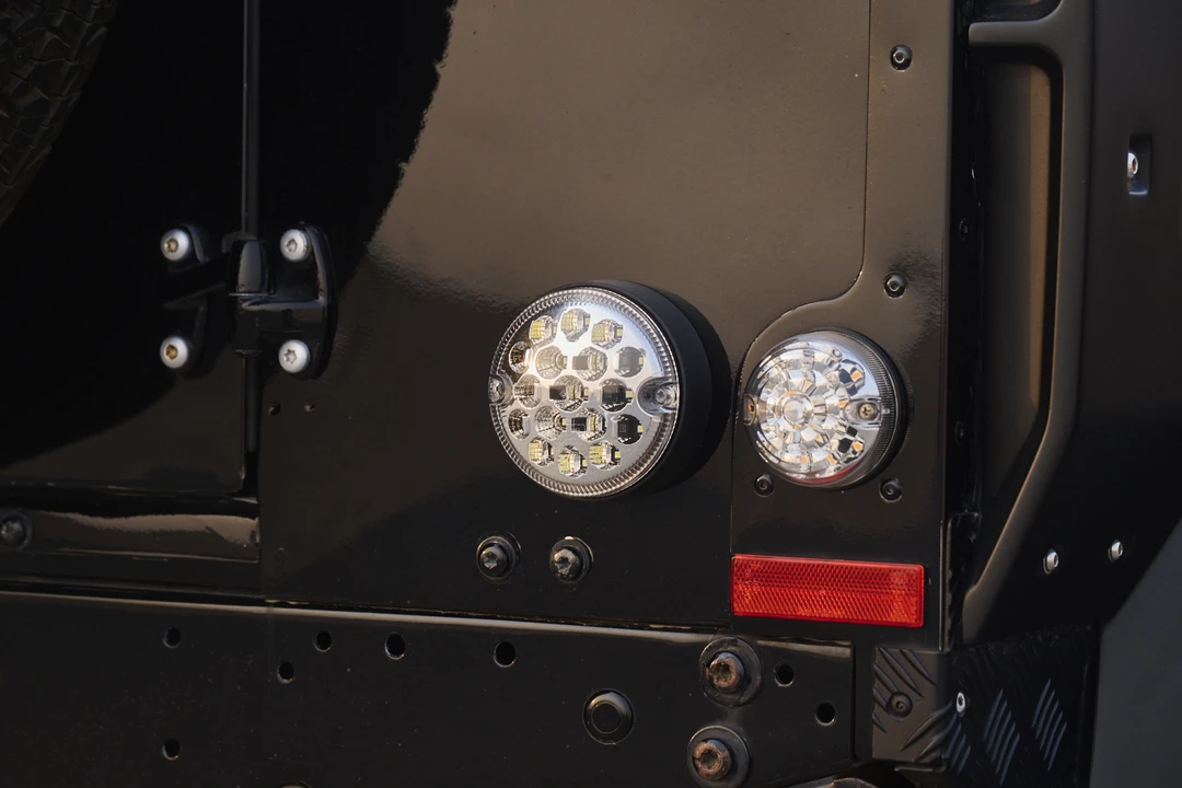 2011 Land Rover Defender 90 - Image 10 of 31