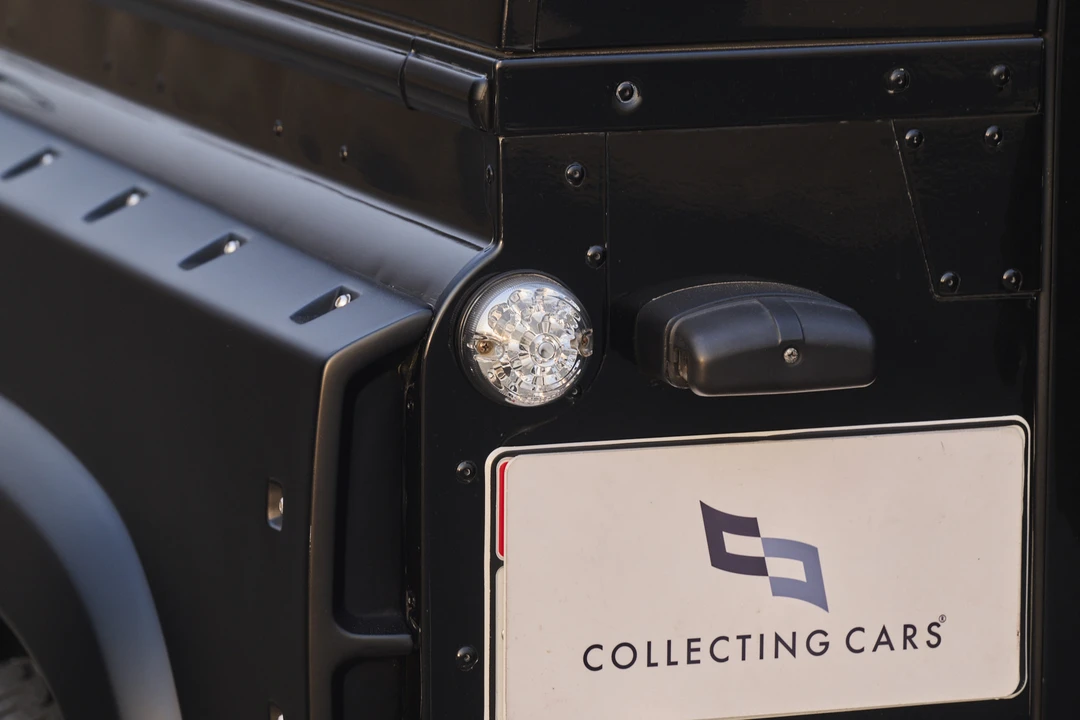 2011 Land Rover Defender 90 - Image 14 of 31