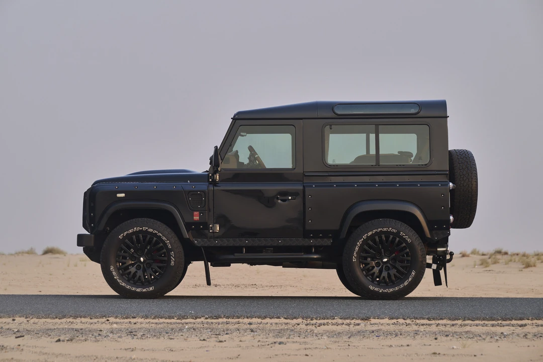 2011 Land Rover Defender 90 - Image 7 of 31