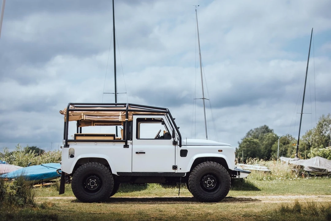 2011 Land Rover Defender 90 - Image 10 of 30