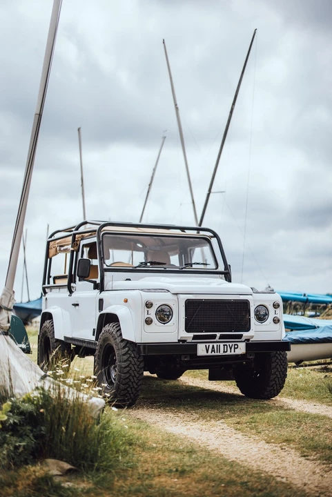 2011 Land Rover Defender 90 - Image 9 of 30
