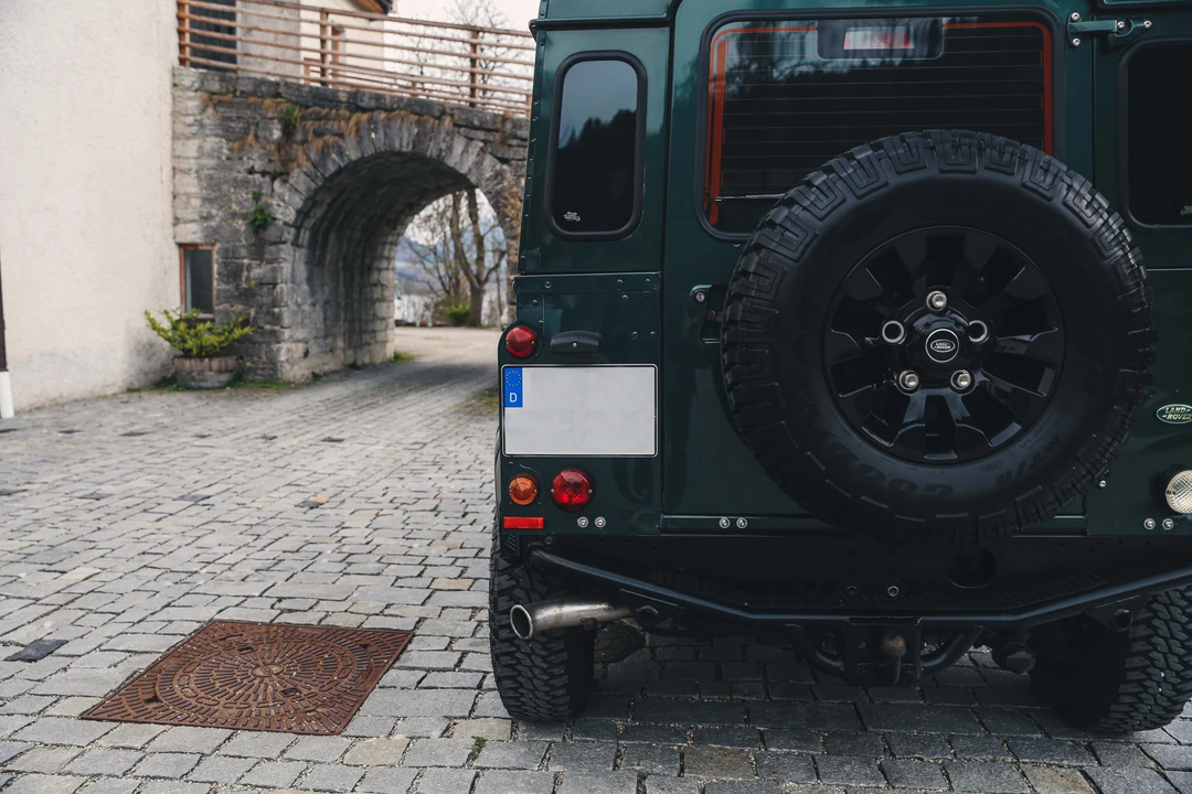 2011 Land Rover Defender 90 - Image 22 of 31