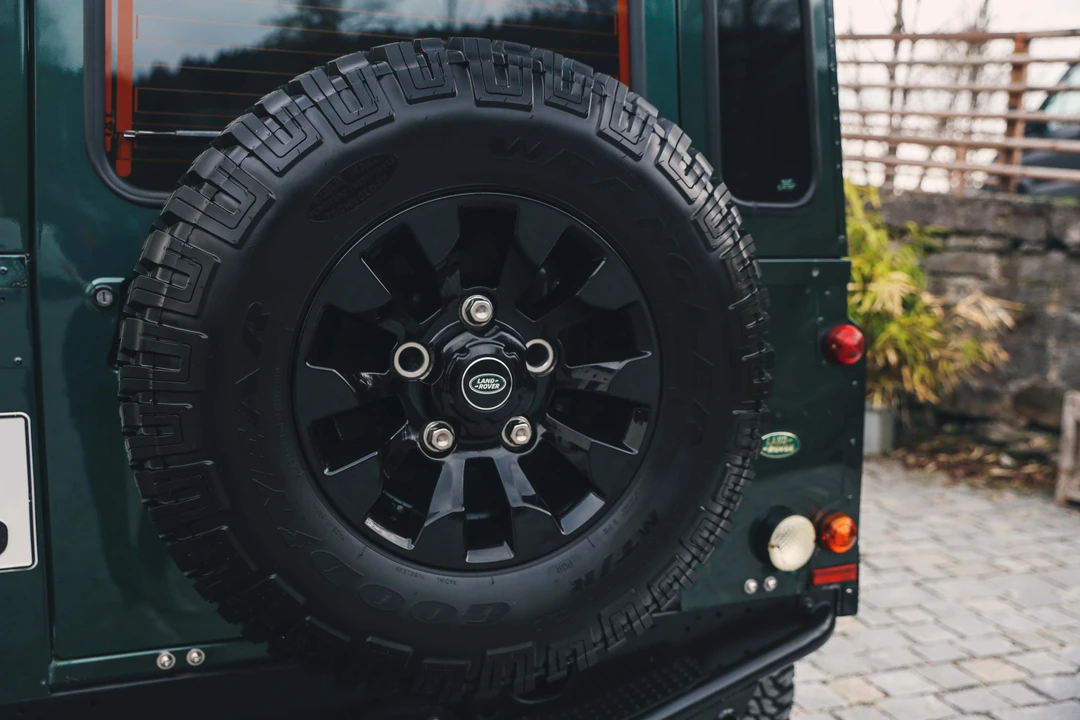 2011 Land Rover Defender 90 - Image 23 of 31