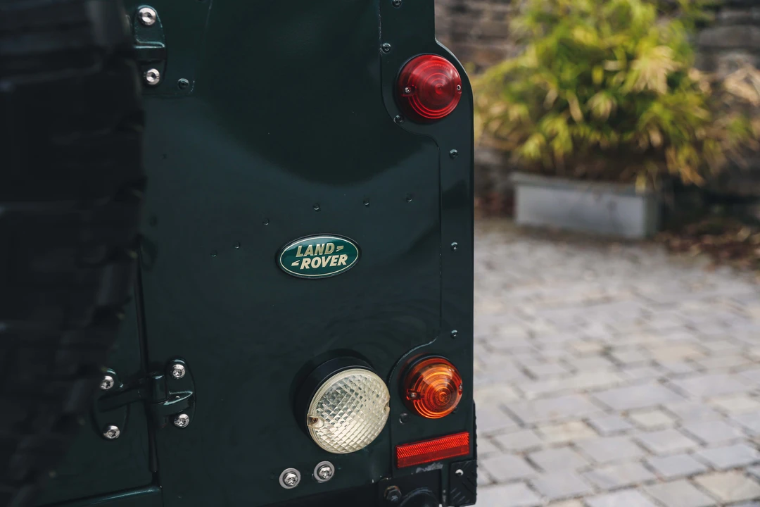 2011 Land Rover Defender 90 - Image 24 of 31