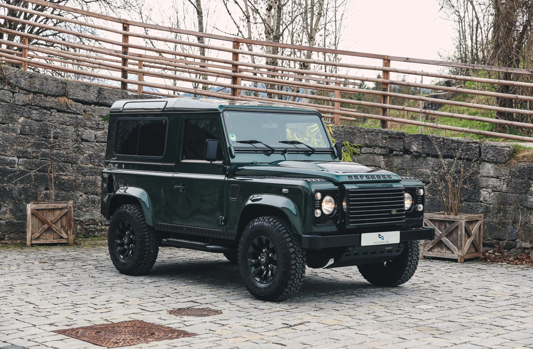 2011 Land Rover Defender 90 - Image 18 of 31