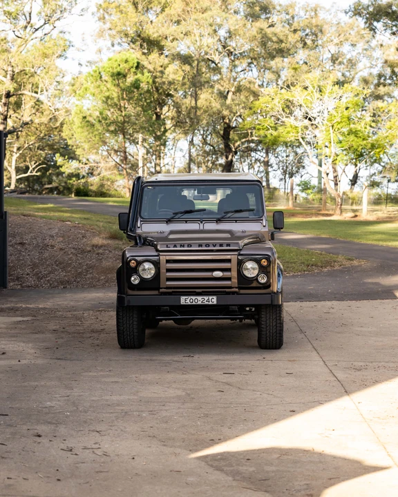 2011 Land Rover Defender 90 - Image 17 of 31