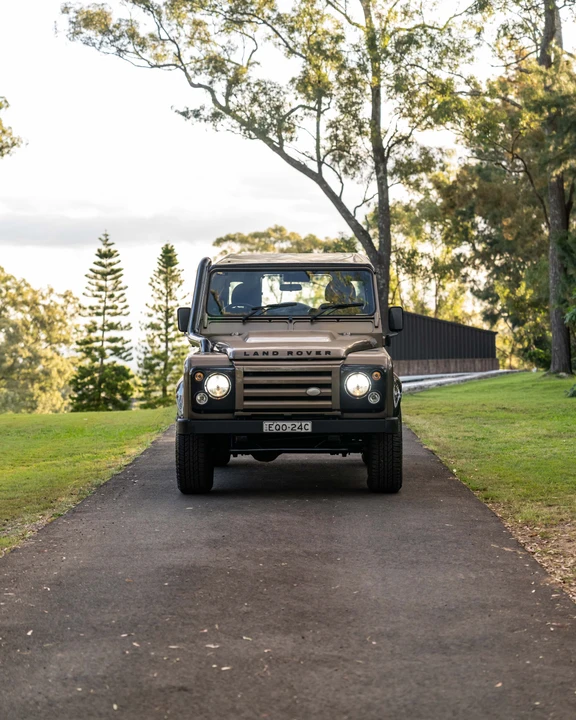 2011 Land Rover Defender 90 - Image 23 of 31