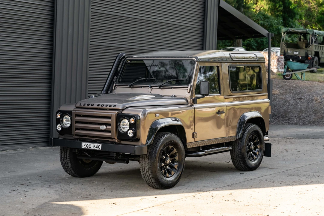 2011 Land Rover Defender 90 - Image 3 of 31