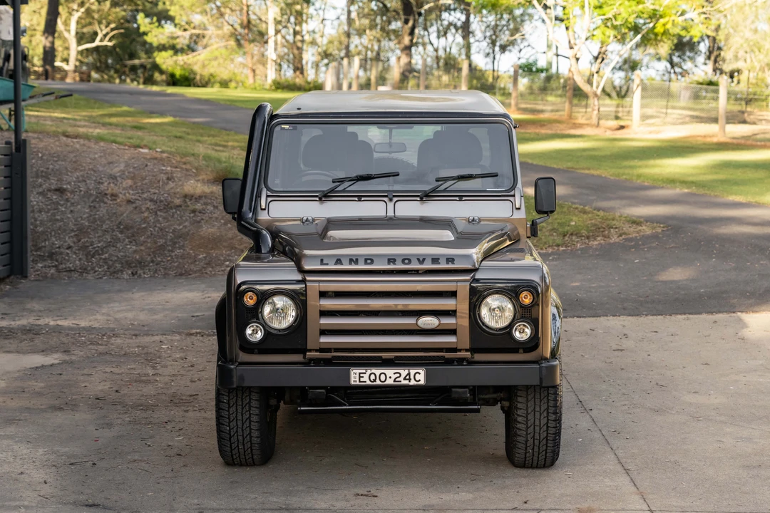 2011 Land Rover Defender 90 - Image 10 of 31