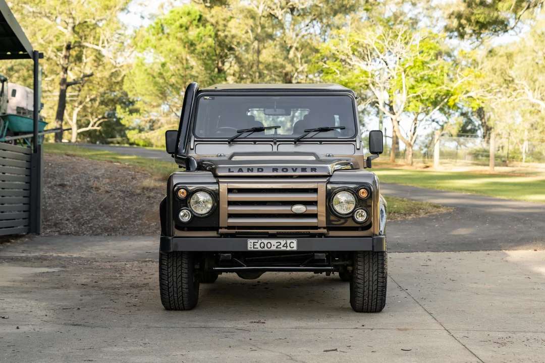 2011 Land Rover Defender 90 - Image 2 of 31