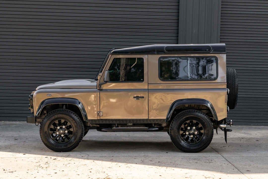 2011 Land Rover Defender 90 - Image 4 of 31