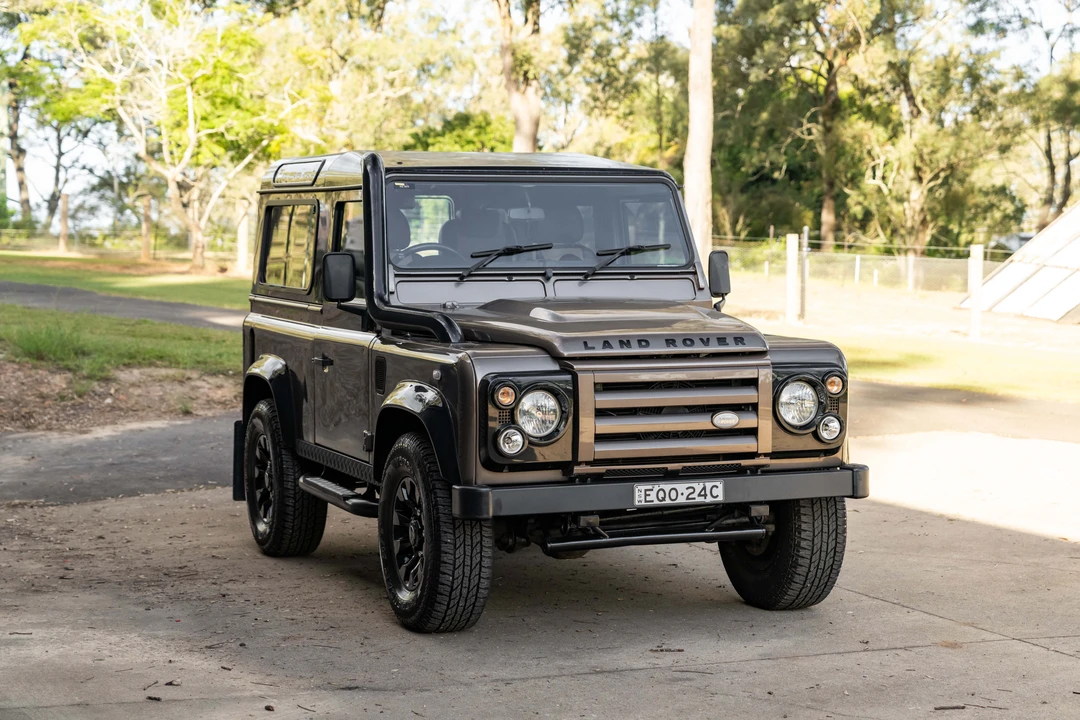 2011 Land Rover Defender 90 - Image 9 of 31