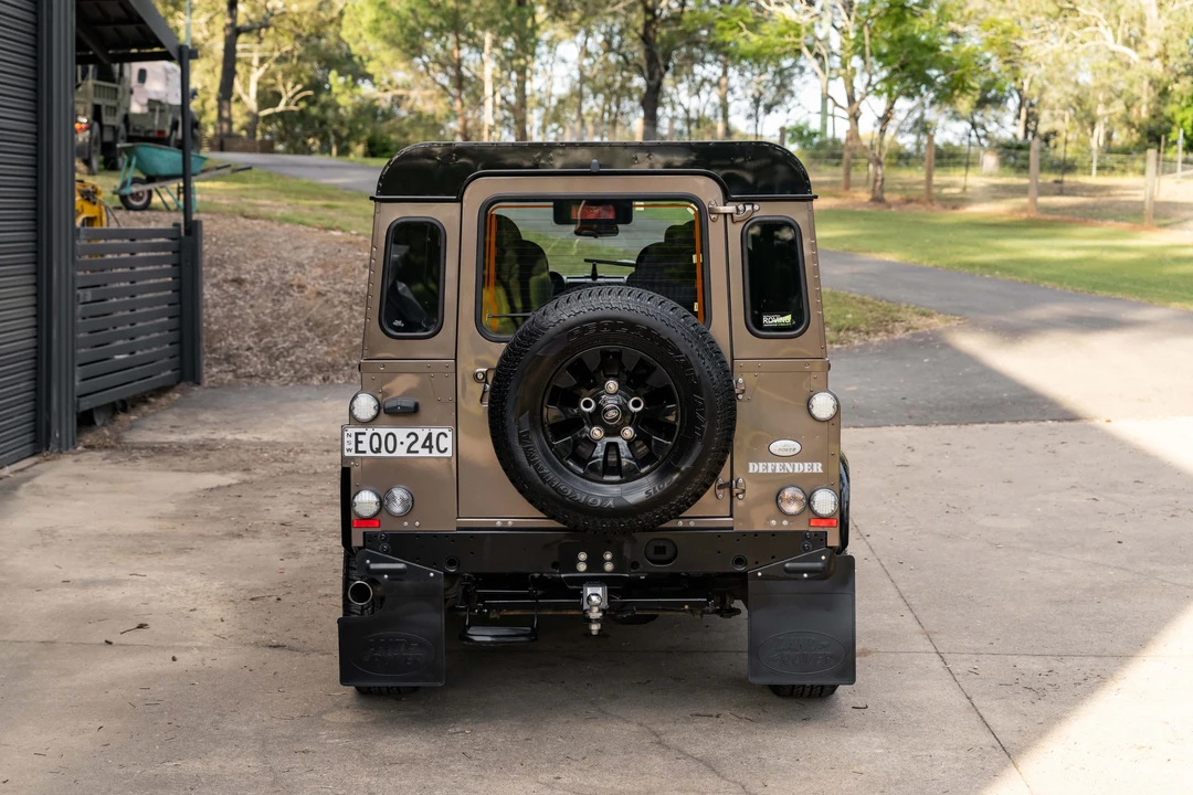 2011 Land Rover Defender 90 - Image 6 of 31