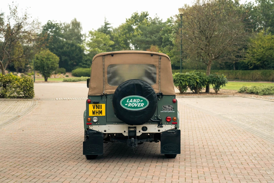 2011 Land Rover Defender 90 - Image 7 of 31