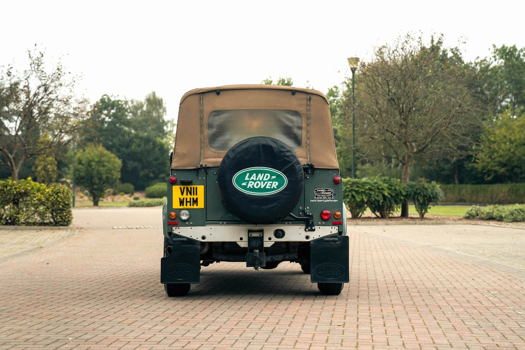 2011 Land Rover Defender 90 - Image 13 of 31