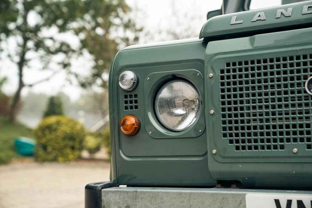 2011 Land Rover Defender 90 - Image 22 of 31