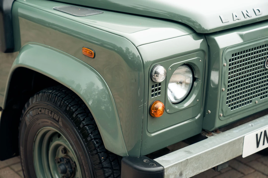 2011 Land Rover Defender 90 - Image 23 of 31