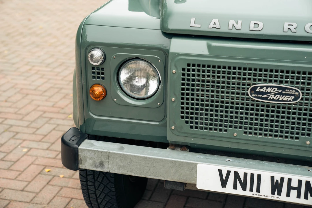 2011 Land Rover Defender 90 - Image 28 of 31