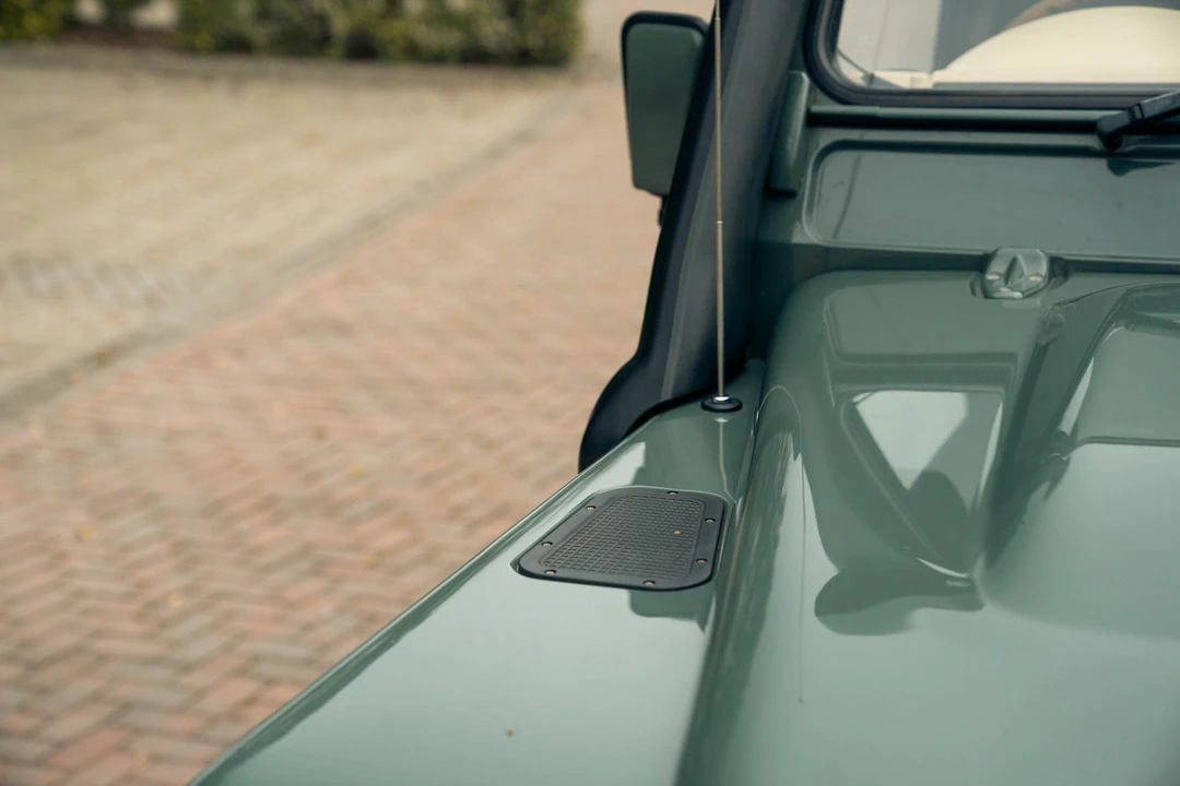 2011 Land Rover Defender 90 - Image 30 of 31