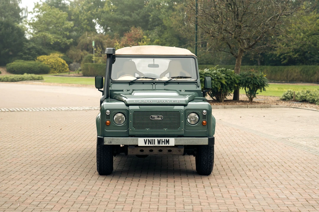 2011 Land Rover Defender 90 - Image 10 of 31