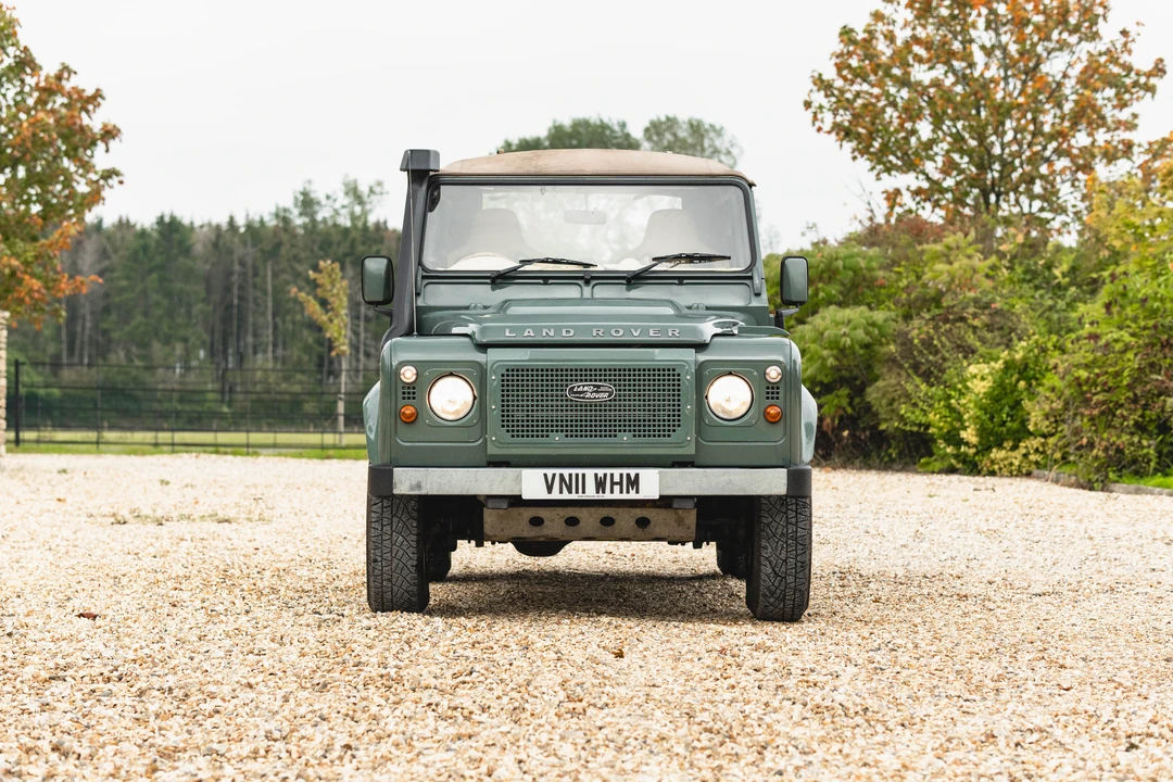 2011 Land Rover Defender 90 - Image 10 of 31