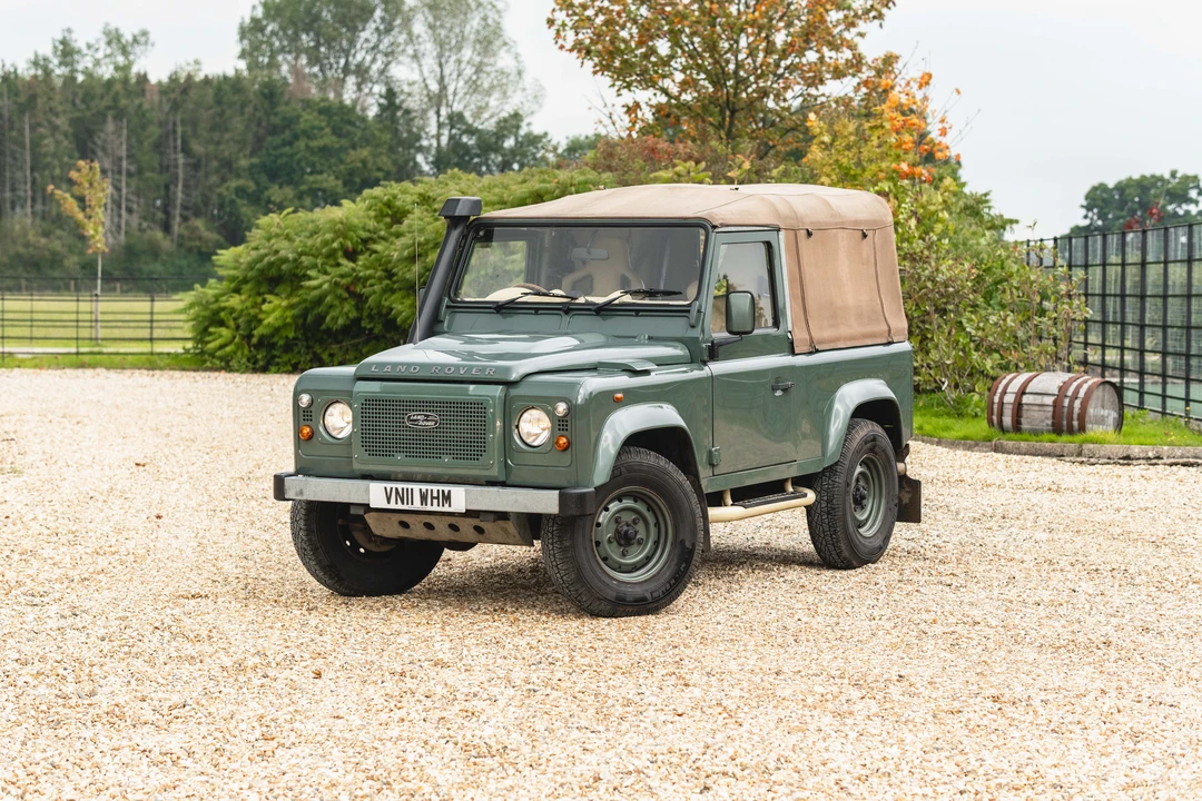 2011 Land Rover Defender 90 - Image 3 of 31