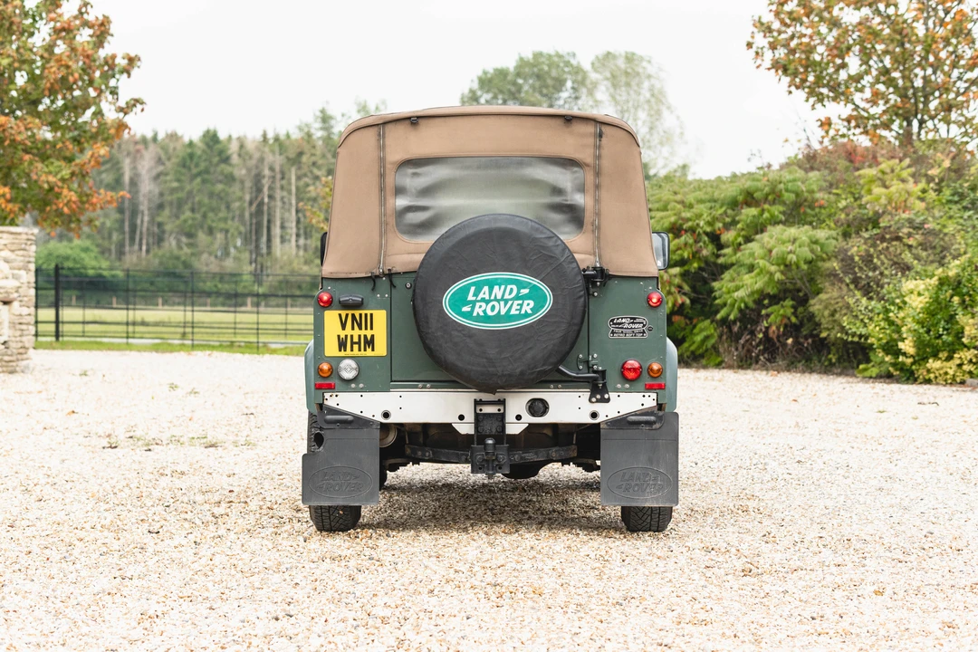 2011 Land Rover Defender 90 - Image 6 of 31