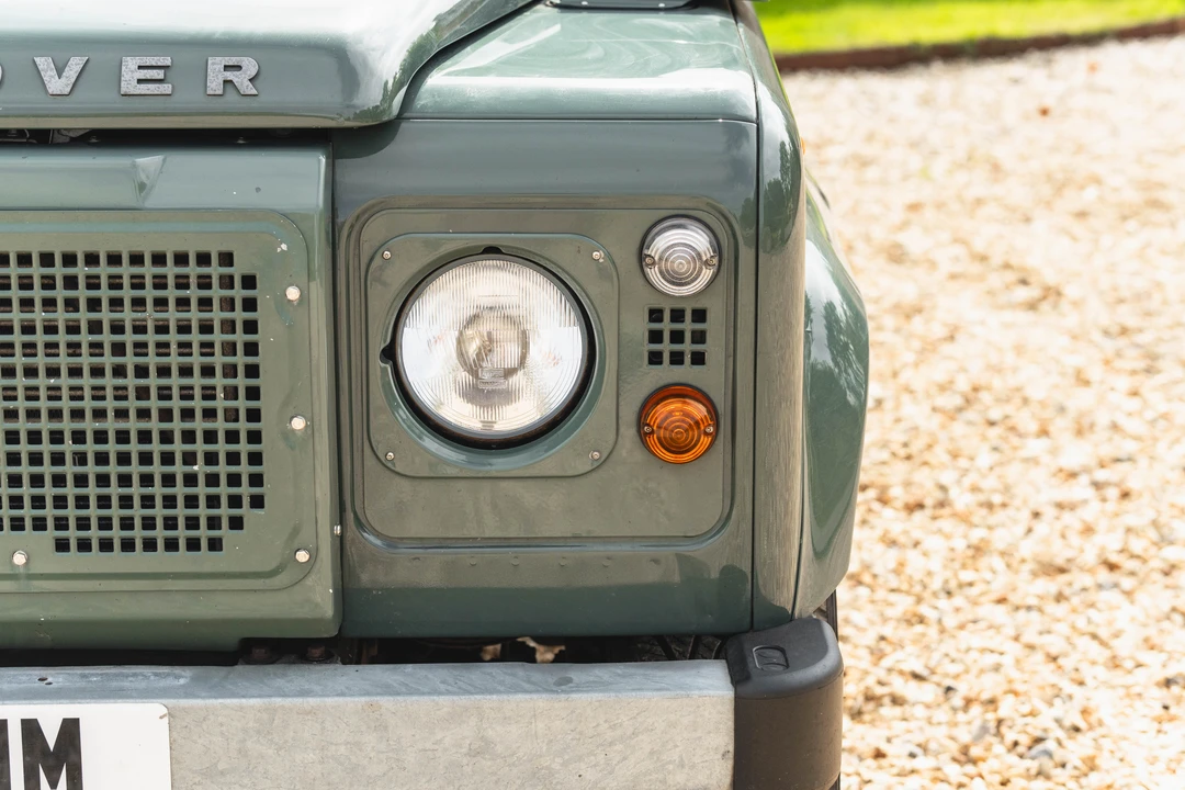 2011 Land Rover Defender 90 - Image 13 of 31