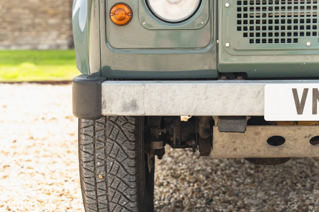 2011 Land Rover Defender 90 - Image 18 of 31