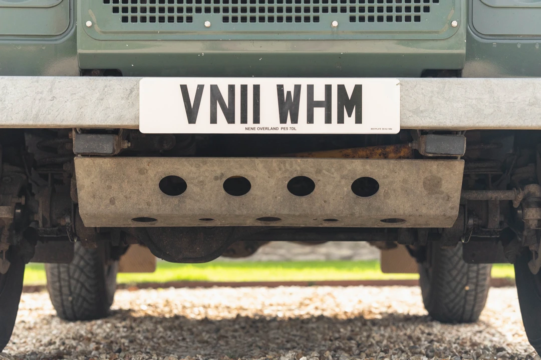 2011 Land Rover Defender 90 - Image 19 of 31