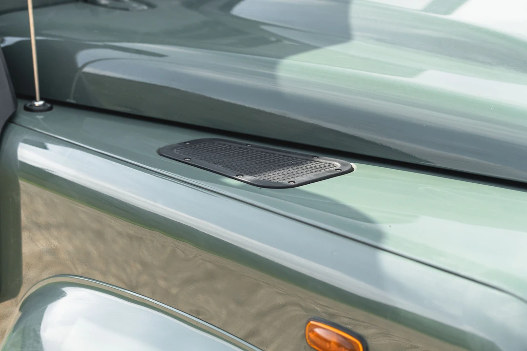 2011 Land Rover Defender 90 - Image 24 of 31