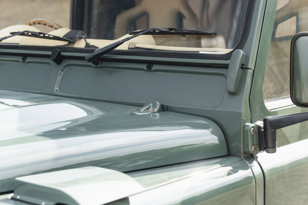 2011 Land Rover Defender 90 - Image 26 of 31